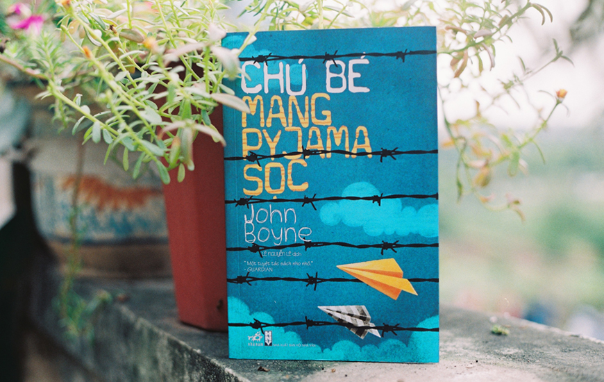 Chú Bé Mang Pyjama Sọc - John Boyne